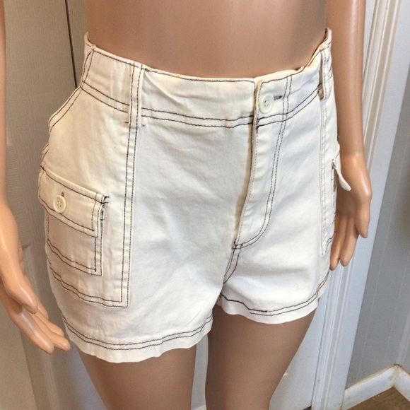 Harper & Ivy Juniors Off White Contrast Cargo Pocket Shorts Size Large - Picture 4 of 9